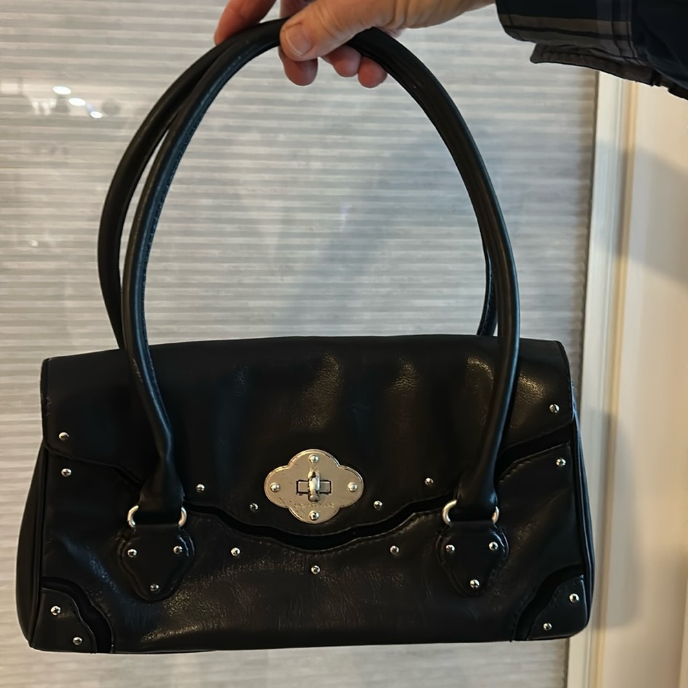 Michael KORS beautiful black purse. Gently used.